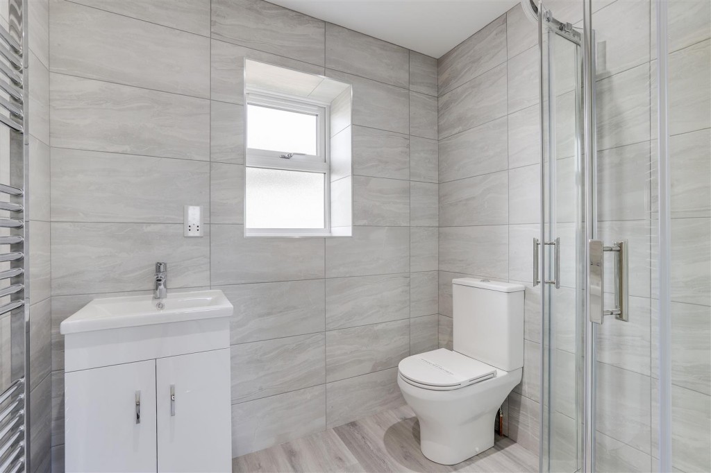 West End, Beeston, Nottinghamshire, NG9 1GL