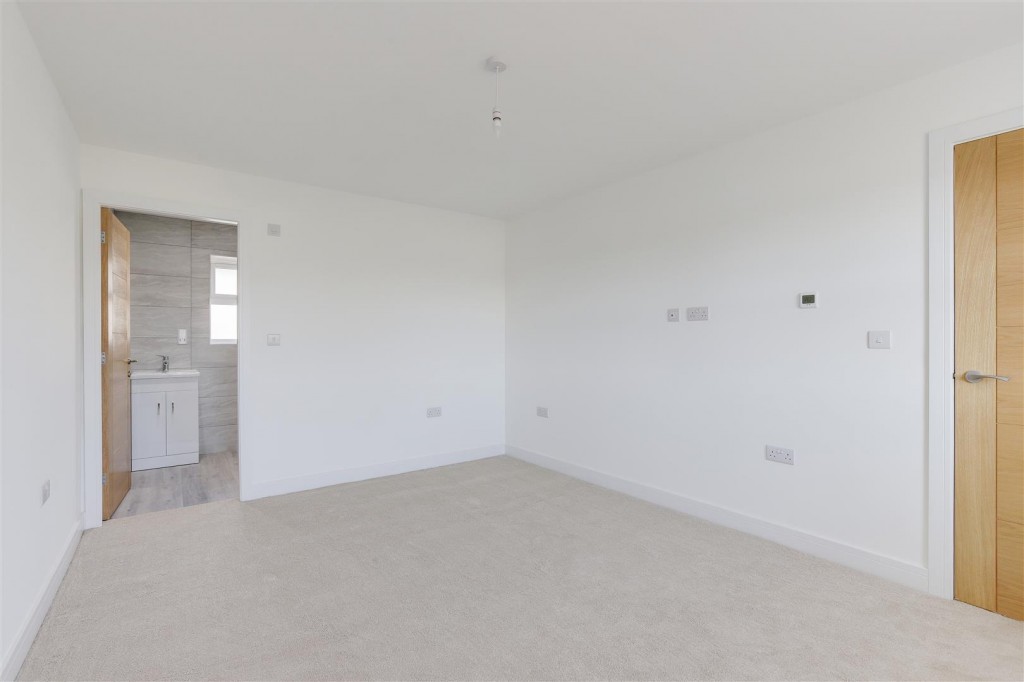 West End, Beeston, Nottinghamshire, NG9 1GL