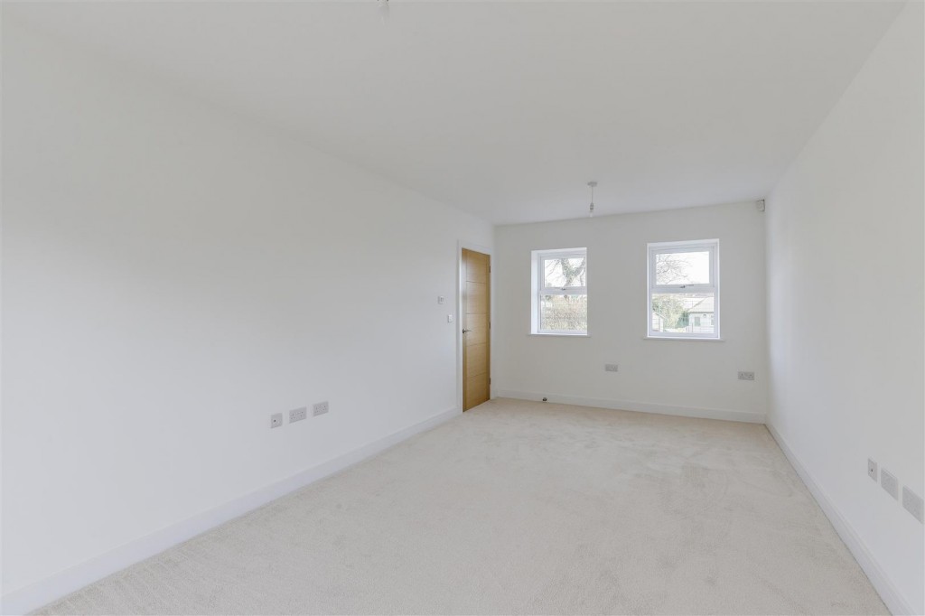 West End, Beeston, Nottinghamshire, NG9 1GL