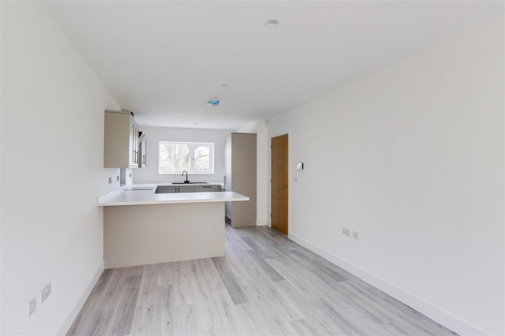 West End, Beeston, Nottinghamshire, NG9 1GL