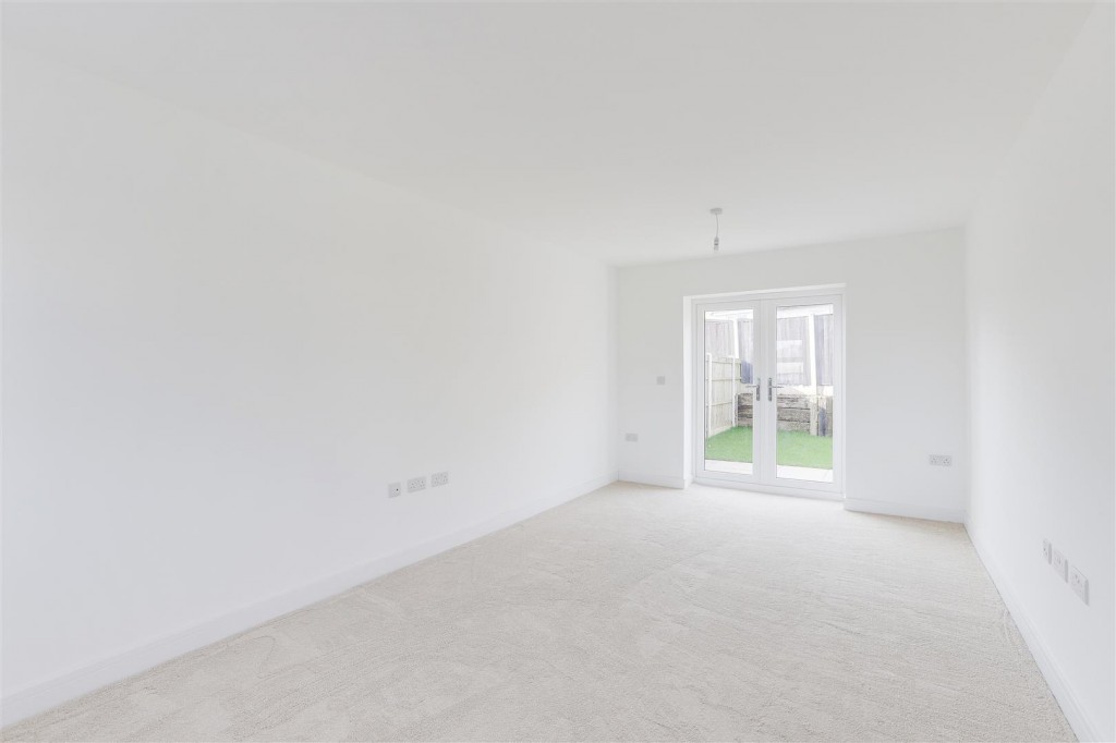 West End, Beeston, Nottinghamshire, NG9 1GL