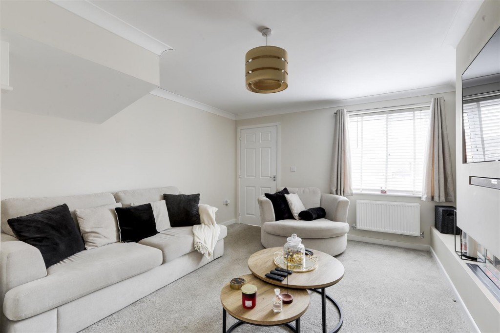 Mustang Close, Hucknall, Nottinghamshire, NG15 6WT