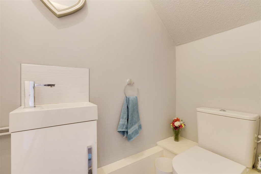 Huntingdon Way, Toton, Nottinghamshire, NG9 6HZ