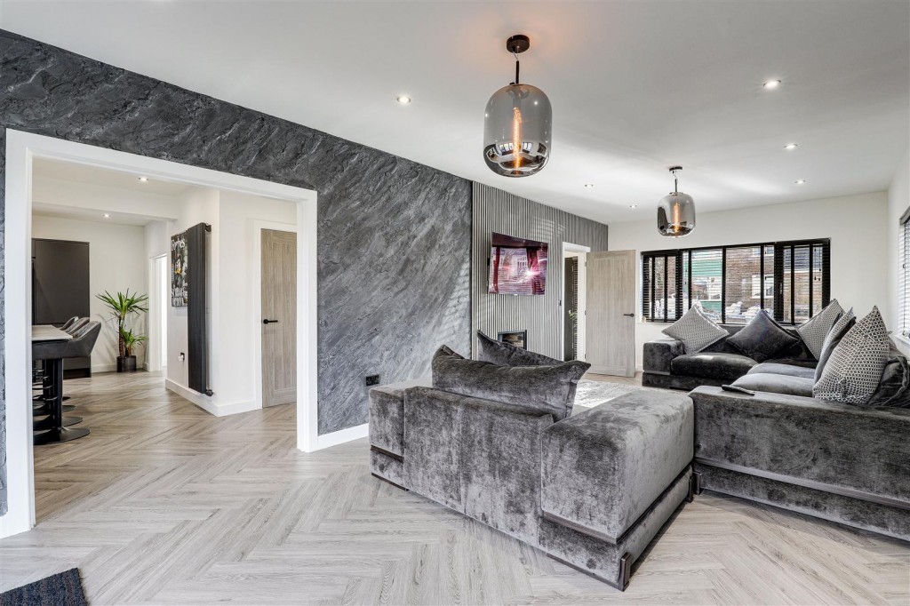 Middlebeck Avenue, Arnold, Nottinghamshire, NG5 8AN