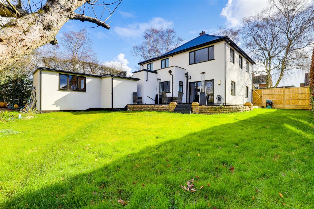 Middlebeck Avenue, Arnold, Nottinghamshire, NG5 8AN