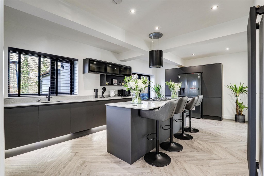 Middlebeck Avenue, Arnold, Nottinghamshire, NG5 8AN