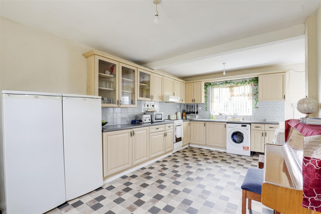 Western Boulevard, Basford, Nottinghamshire, NG8 5FH