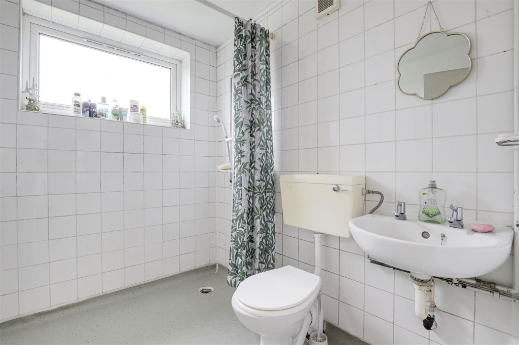 Western Boulevard, Basford, Nottinghamshire, NG8 5FH
