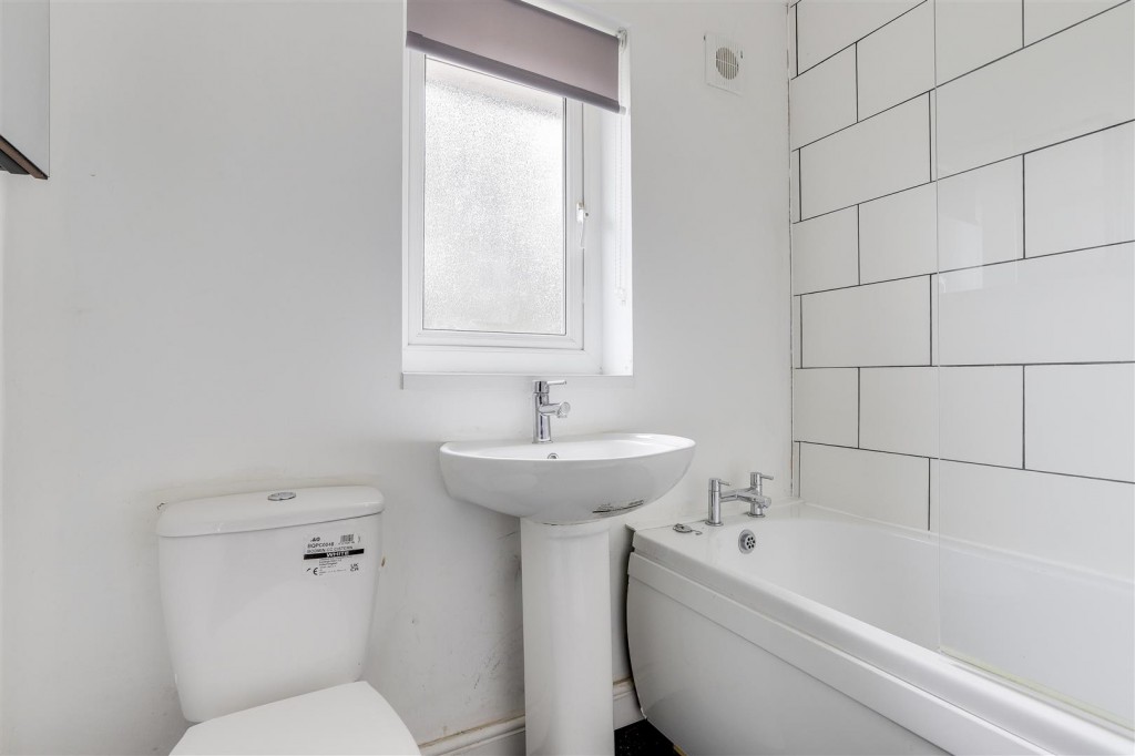 Romilay Close, Beeston, Nottinghamshire, NG9 2ST