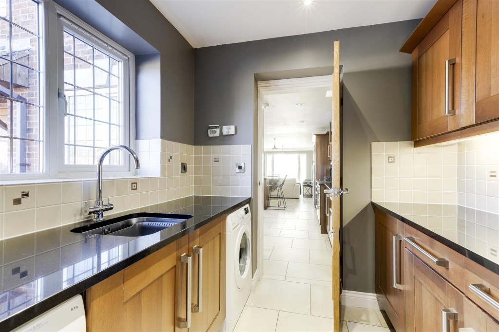 Ramsey Drive, Arnold, Nottinghamshire, NG5 6SD