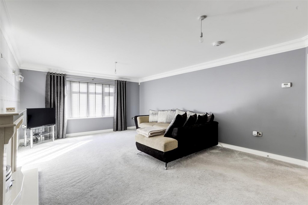 Ramsey Drive, Arnold, Nottinghamshire, NG5 6SD