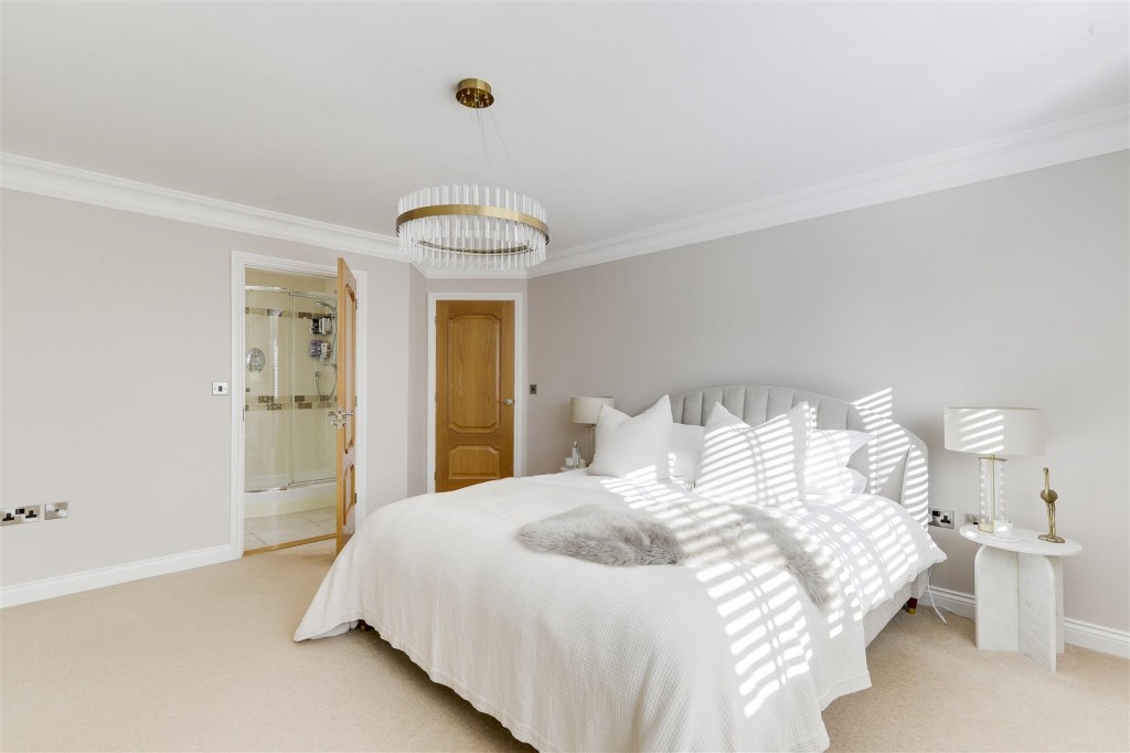 Ramsey Drive, Arnold, Nottinghamshire, NG5 6SD