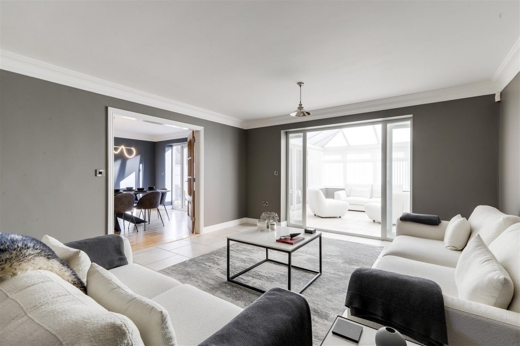 Ramsey Drive, Arnold, Nottinghamshire, NG5 6SD