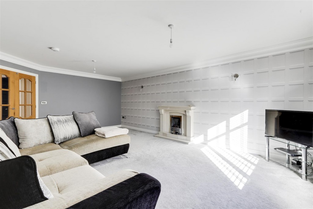 Ramsey Drive, Arnold, Nottinghamshire, NG5 6SD