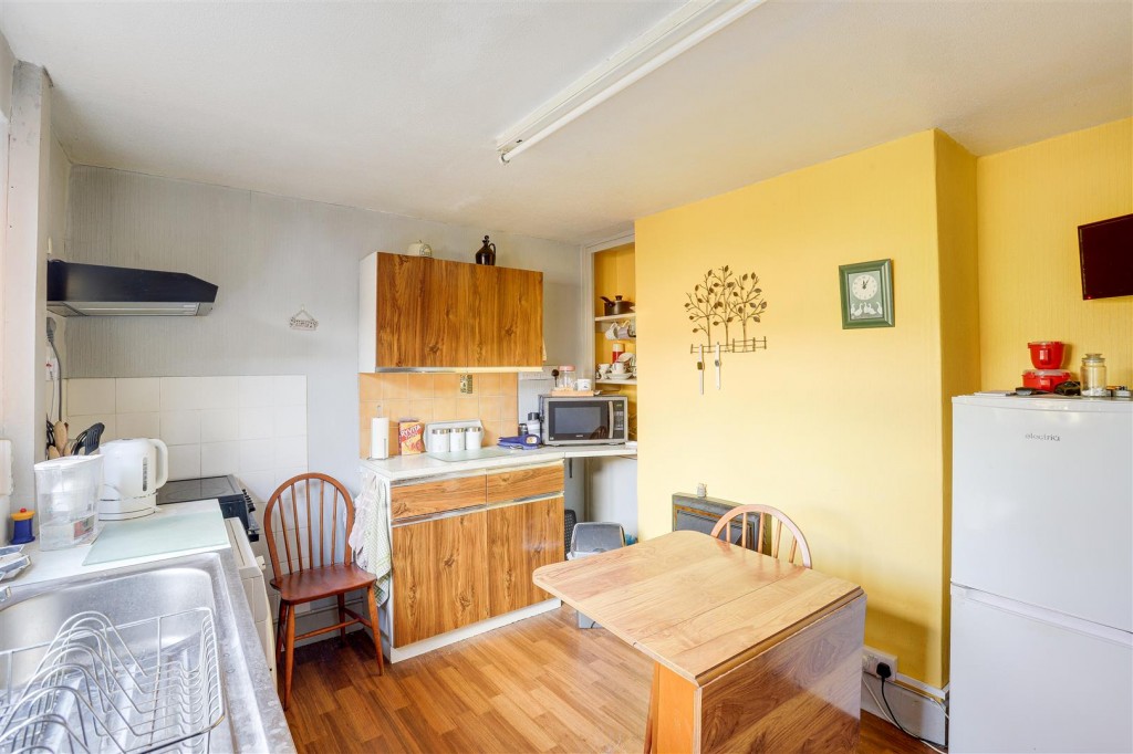 Carnarvon Drive, Burton Joyce, Nottinghamshire, NG14 5ER