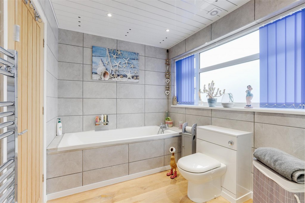 Abbey Close, Hucknall, Nottinghamshire, NG15 6PJ