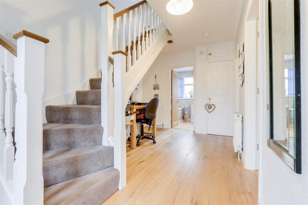 Abbey Close, Hucknall, Nottinghamshire, NG15 6PJ