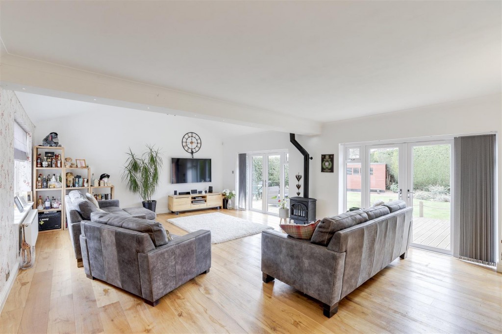 Abbey Close, Hucknall, Nottinghamshire, NG15 6PJ