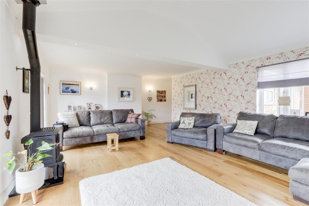 Abbey Close, Hucknall, Nottinghamshire, NG15 6PJ
