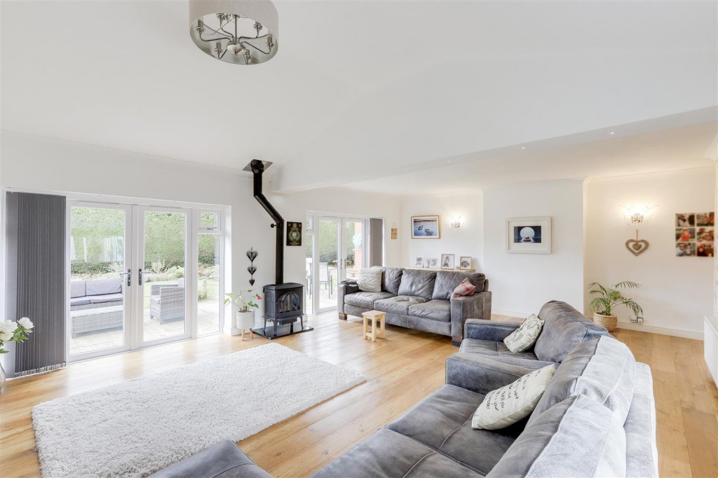 Abbey Close, Hucknall, Nottinghamshire, NG15 6PJ