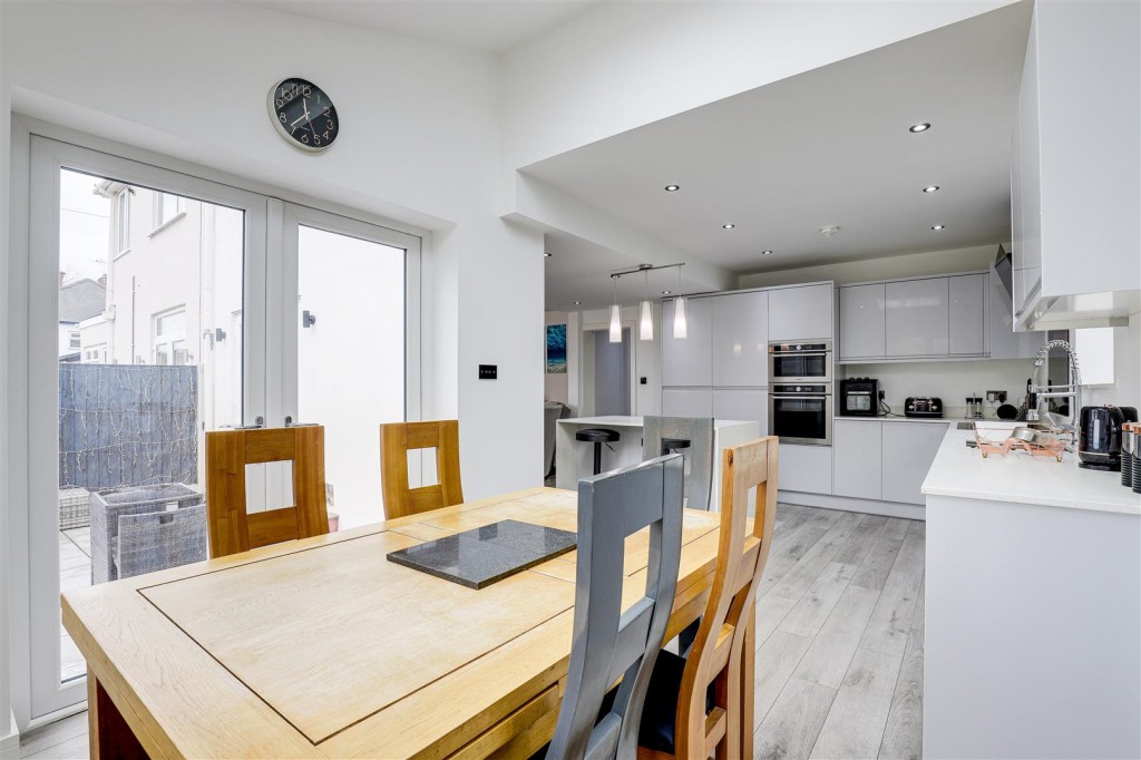 Marshall Hill Drive, Mapperley, Nottinghamshire, NG3 6FY