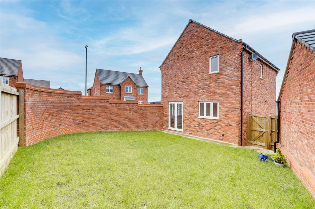 Fowler Close, Swadlincote, Derbyshire, DE11 7FX