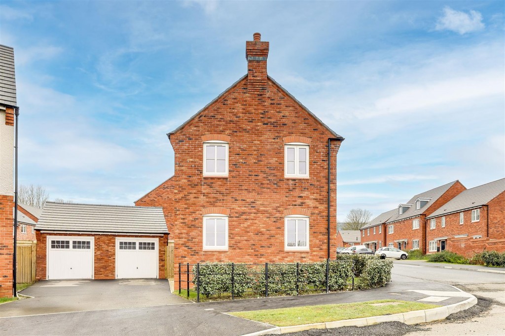 Fowler Close, Swadlincote, Derbyshire, DE11 7FX