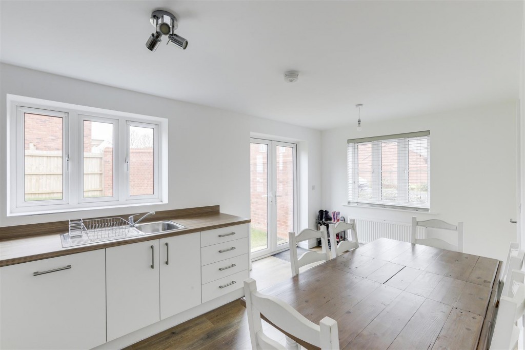 Fowler Close, Swadlincote, Derbyshire, DE11 7FX