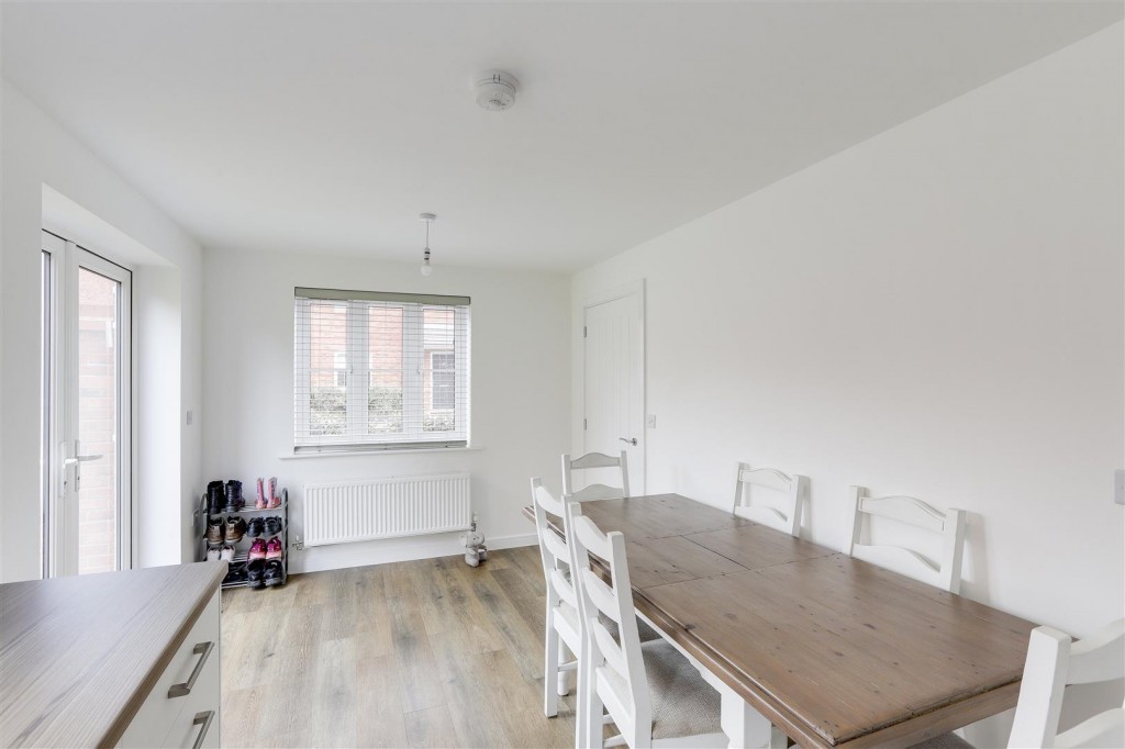 Fowler Close, Swadlincote, Derbyshire, DE11 7FX
