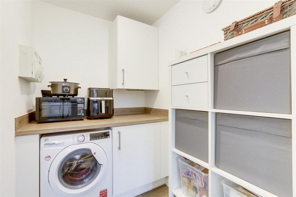 Fowler Close, Swadlincote, Derbyshire, DE11 7FX