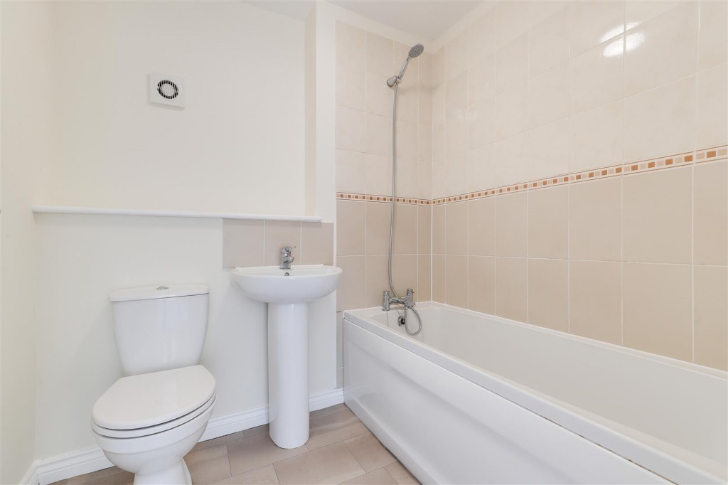 Axmouth Drive, Mapperley, Nottinghamshire, NG3 5SX