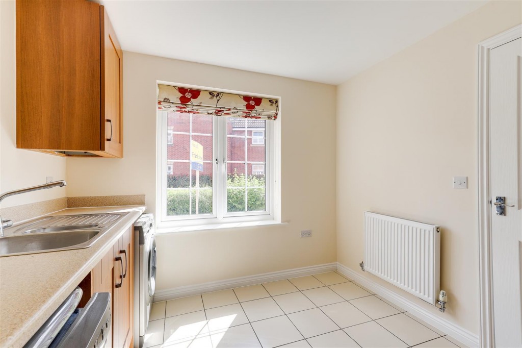 Axmouth Drive, Mapperley, Nottinghamshire, NG3 5SX
