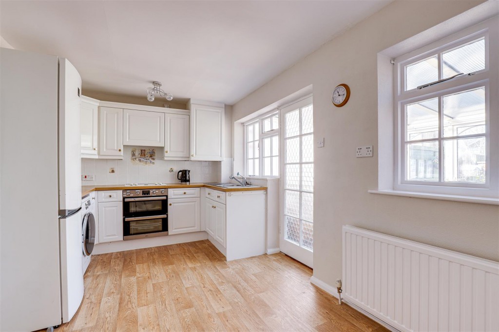 Plumtree Gardens, Calverton, Nottinghamshire, NG14 6GE