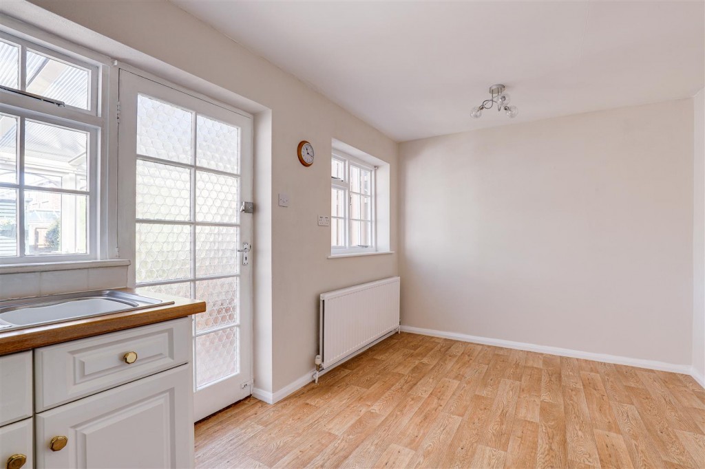 Plumtree Gardens, Calverton, Nottinghamshire, NG14 6GE