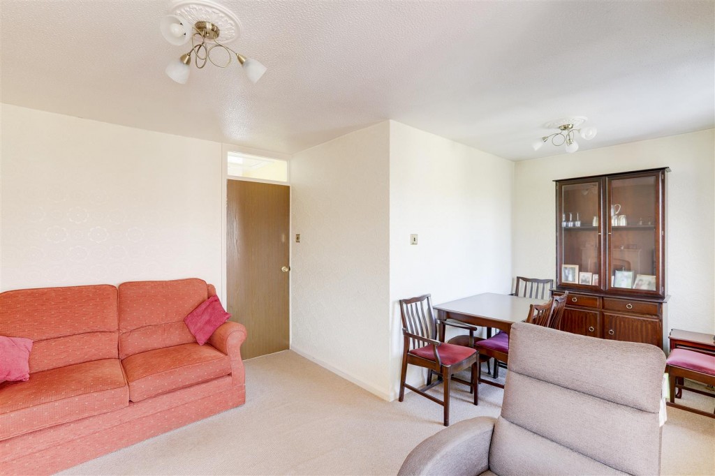 Albany Close, Hucknall, Nottinghamshire, NG15 6QZ