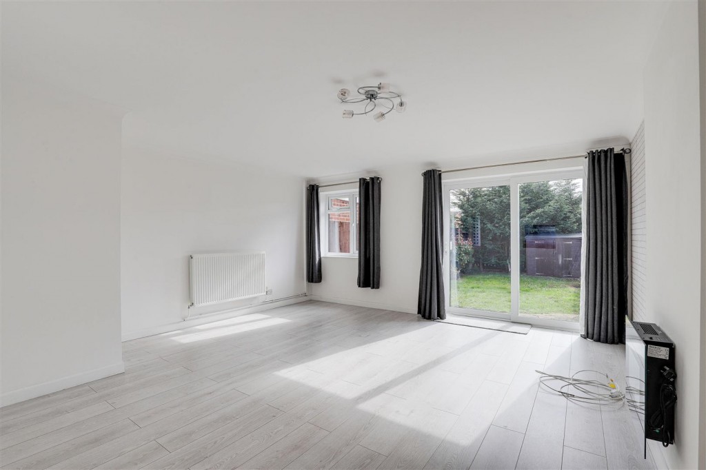 Valeside Gardens, Colwick, Nottinghamshire, NG4 2EP