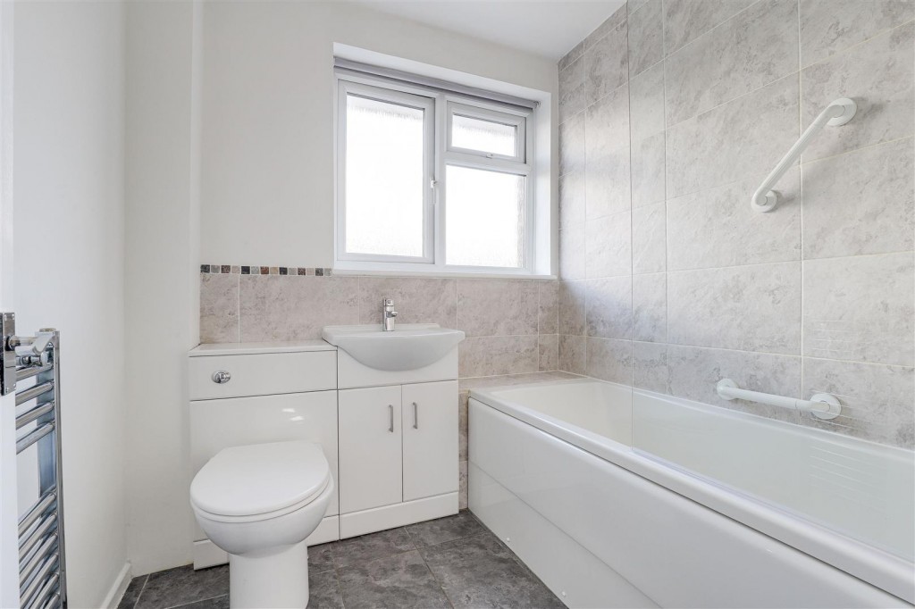 Valeside Gardens, Colwick, Nottinghamshire, NG4 2EP