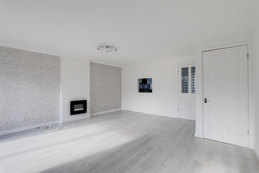 Valeside Gardens, Colwick, Nottinghamshire, NG4 2EP