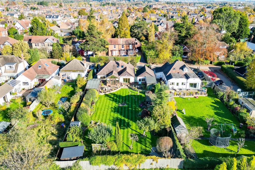 Grove Avenue, Beeston, Nottinghamshire, NG9 4DX