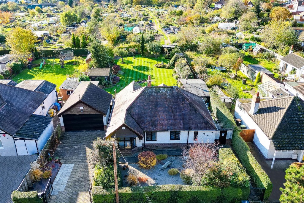 Grove Avenue, Beeston, Nottinghamshire, NG9 4DX
