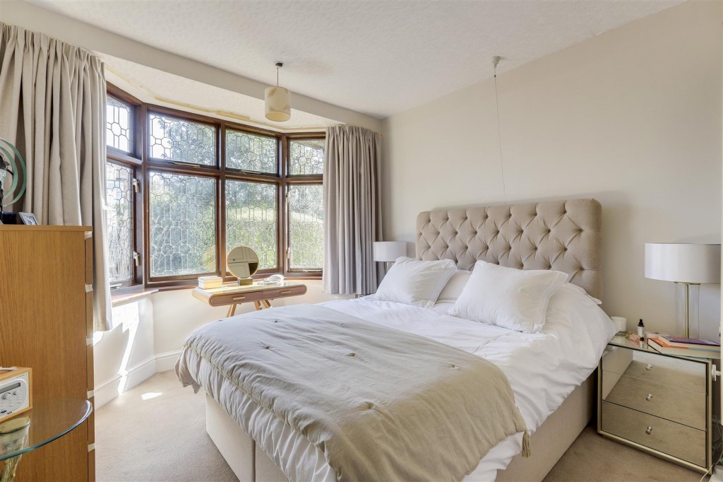 Grove Avenue, Beeston, Nottinghamshire, NG9 4DX