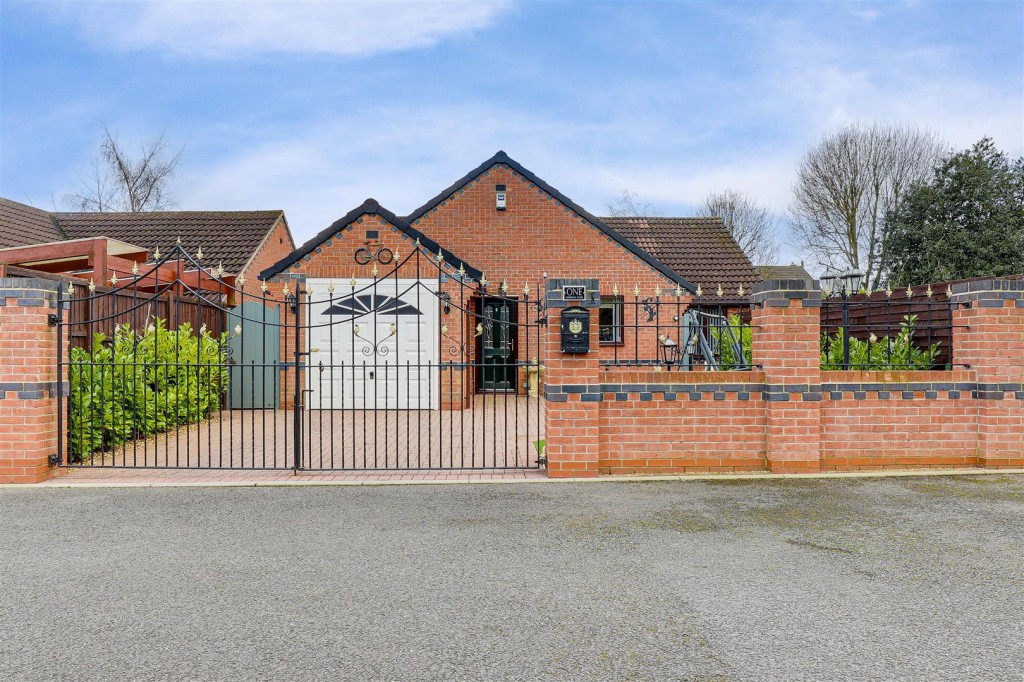 Marshall Close, Calverton, Nottinghamshire, NG14 6RE