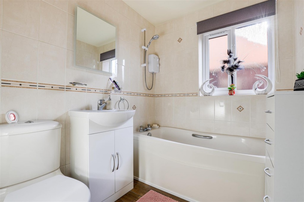 Marshall Close, Calverton, Nottinghamshire, NG14 6RE