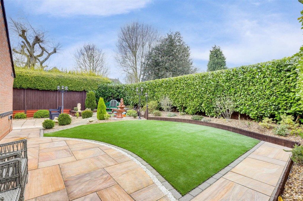 Marshall Close, Calverton, Nottinghamshire, NG14 6RE