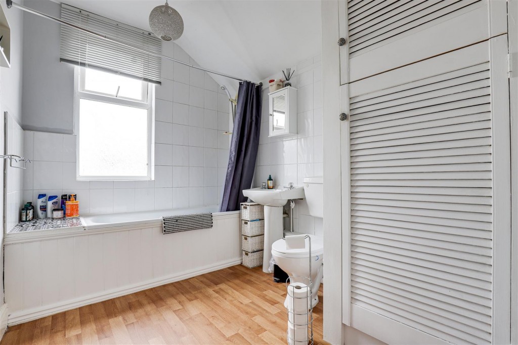 Wallis Street, Old Basford, Nottingham, NG6 0EP