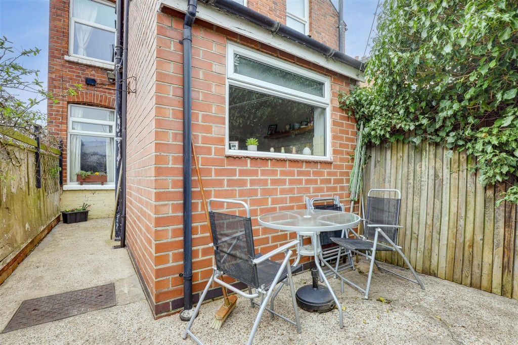 Wallis Street, Old Basford, Nottingham, NG6 0EP