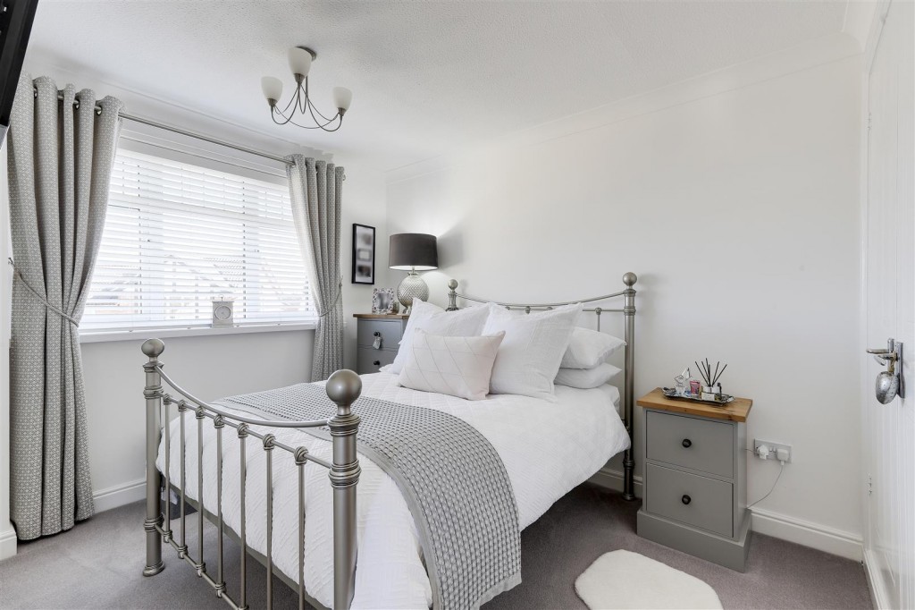 Longfellows Close, Bestwood Park, Nottinghamshire, NG5 5UD