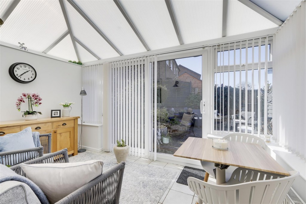 Longfellows Close, Bestwood Park, Nottinghamshire, NG5 5UD