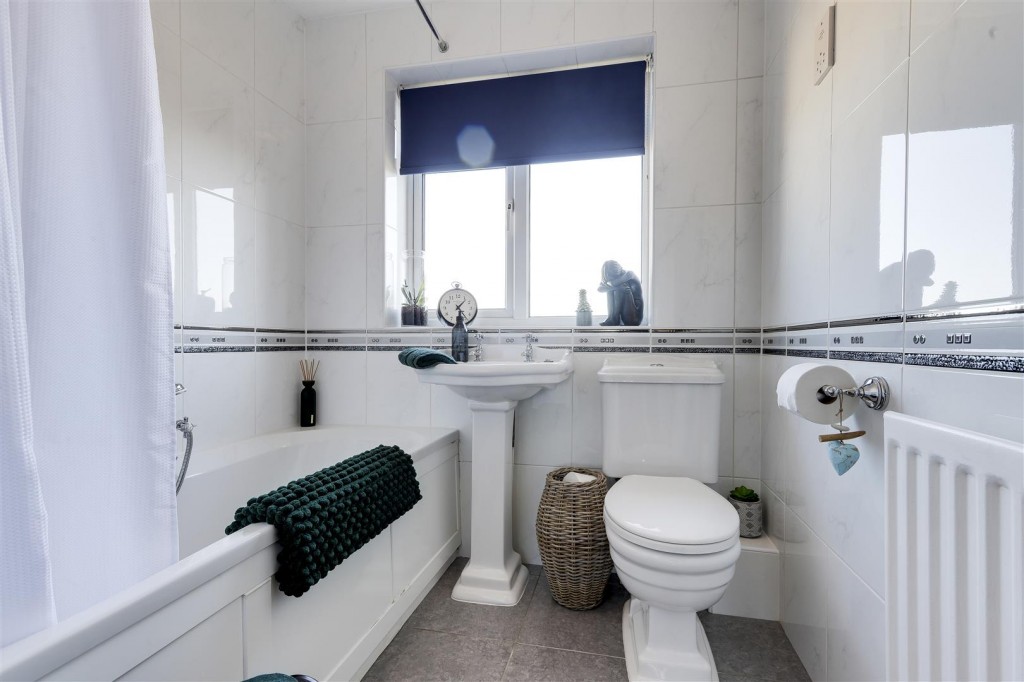 Longfellows Close, Bestwood Park, Nottinghamshire, NG5 5UD