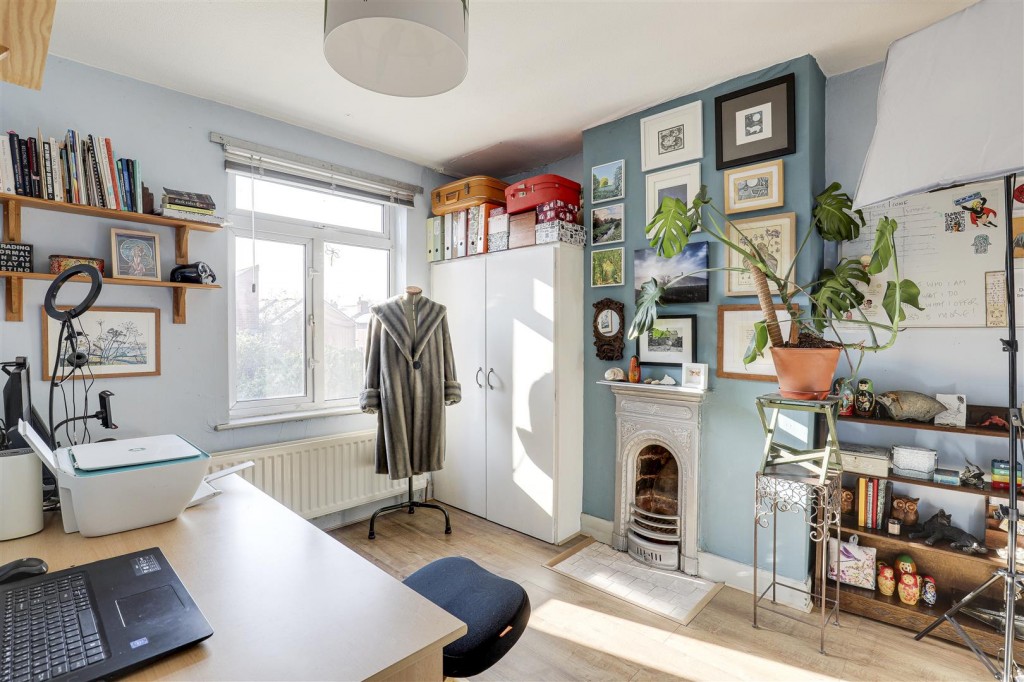 Isandula Road, Basford, Nottinghamshire, NG7 7ES